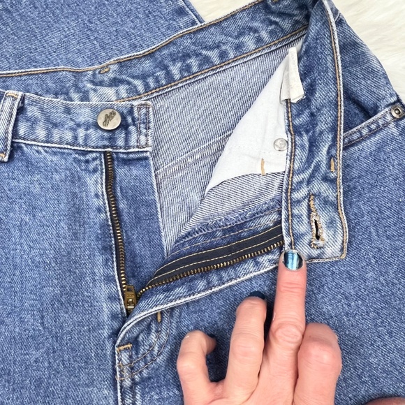 VINTAGE |•CHIC•| Classic Blue Jeans High Rise Waist Tapered Leg Vtg Size '6 P' - Picture 8 of 9